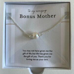 UNOPENED bonus mother necklace